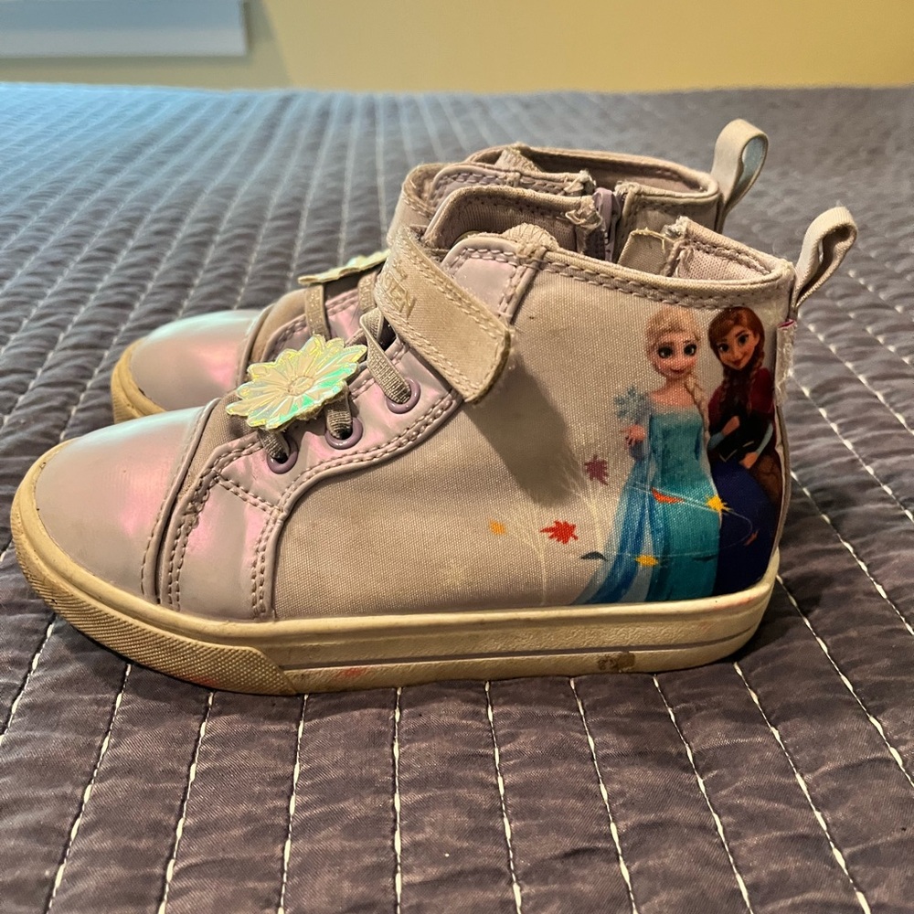 Disney’s Frozen Kids sneak boots